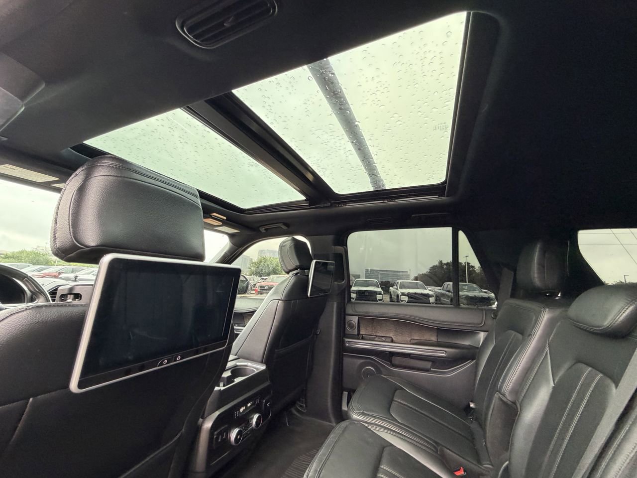 Used 2019 Ford Expedition Limited w/ Special Edition Package AWD/4WD image 6