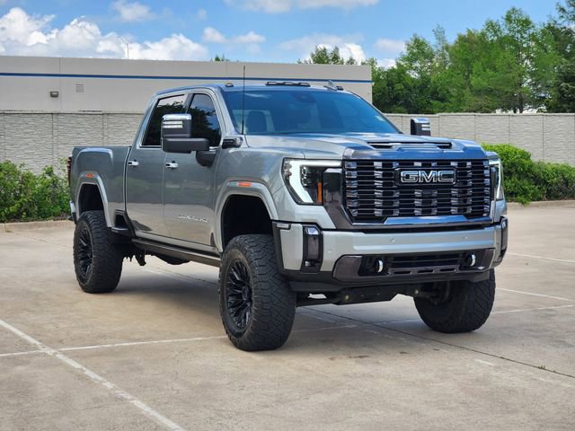Used 2024 GMC Sierra 2500 Denali Ultimate image 3