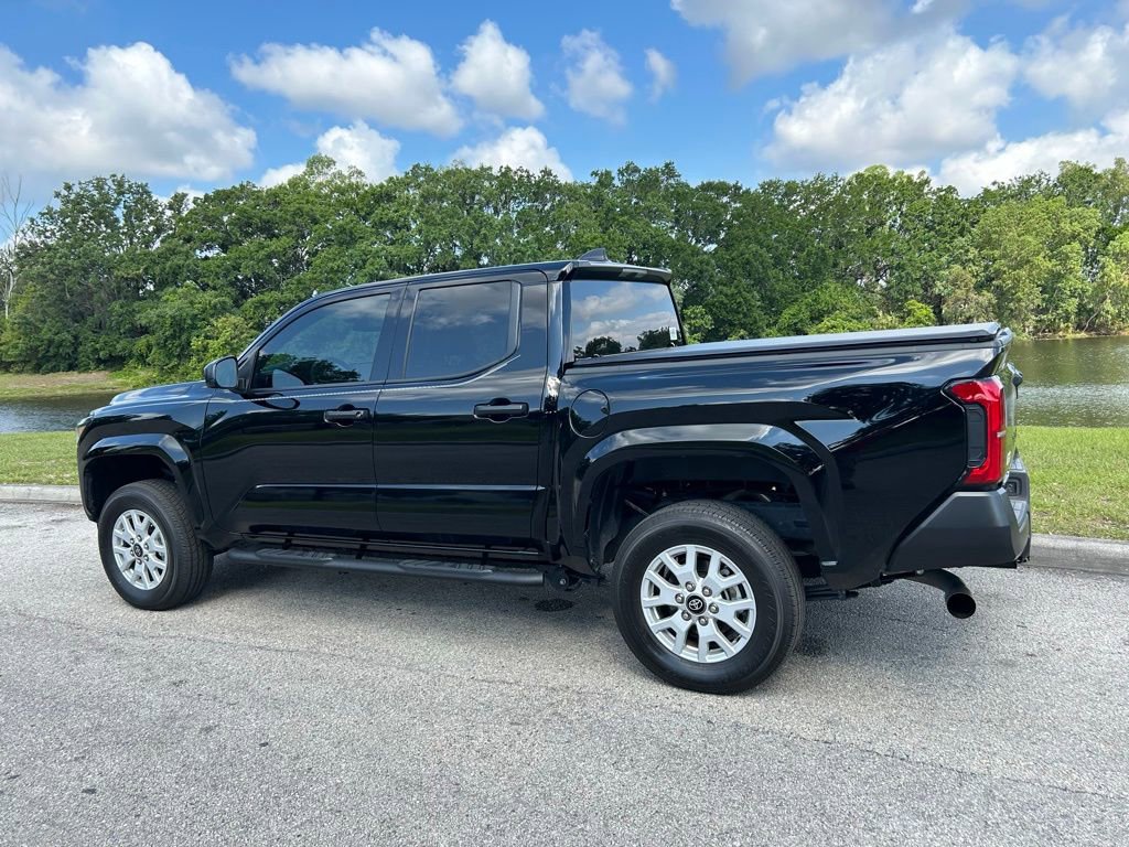 Certified 2025 Toyota Tacoma SR AWD/4WD image 3