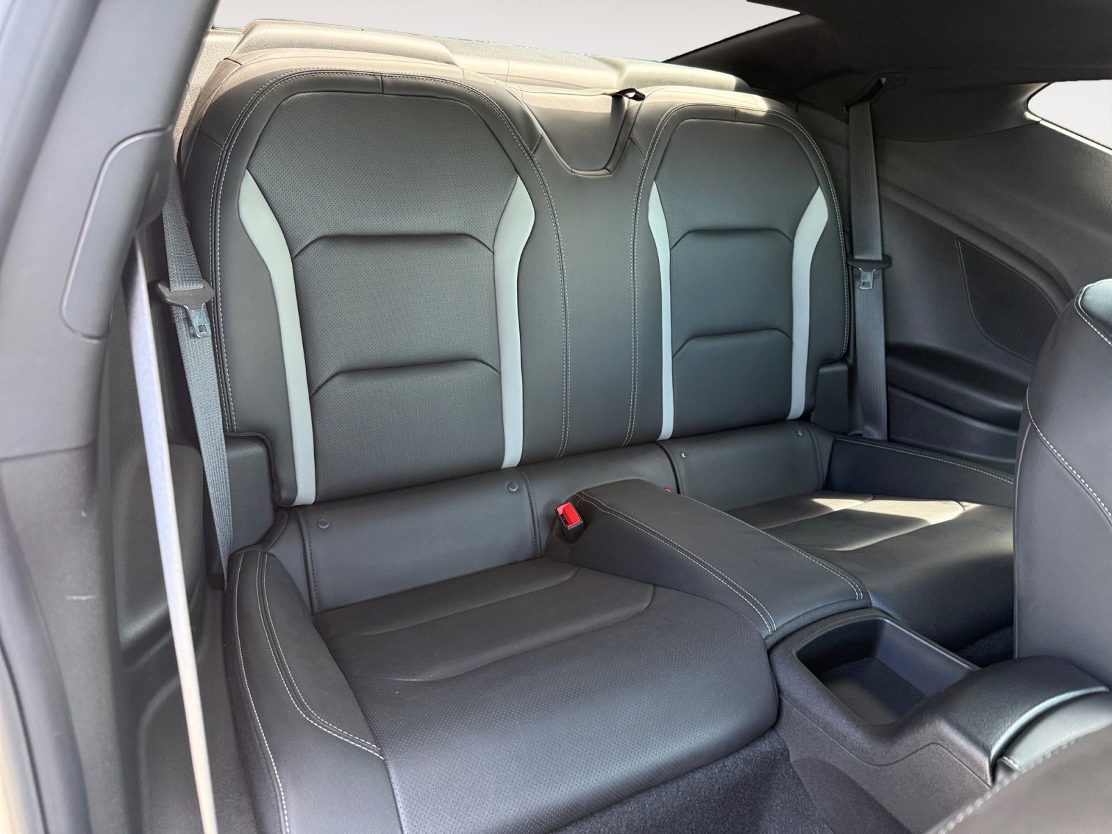 Used 2019 Chevrolet Camaro SS RWD image 18