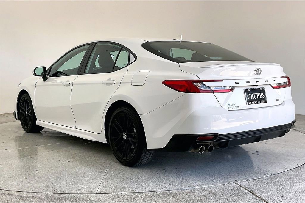 Used 2025 Toyota Camry SE image 17