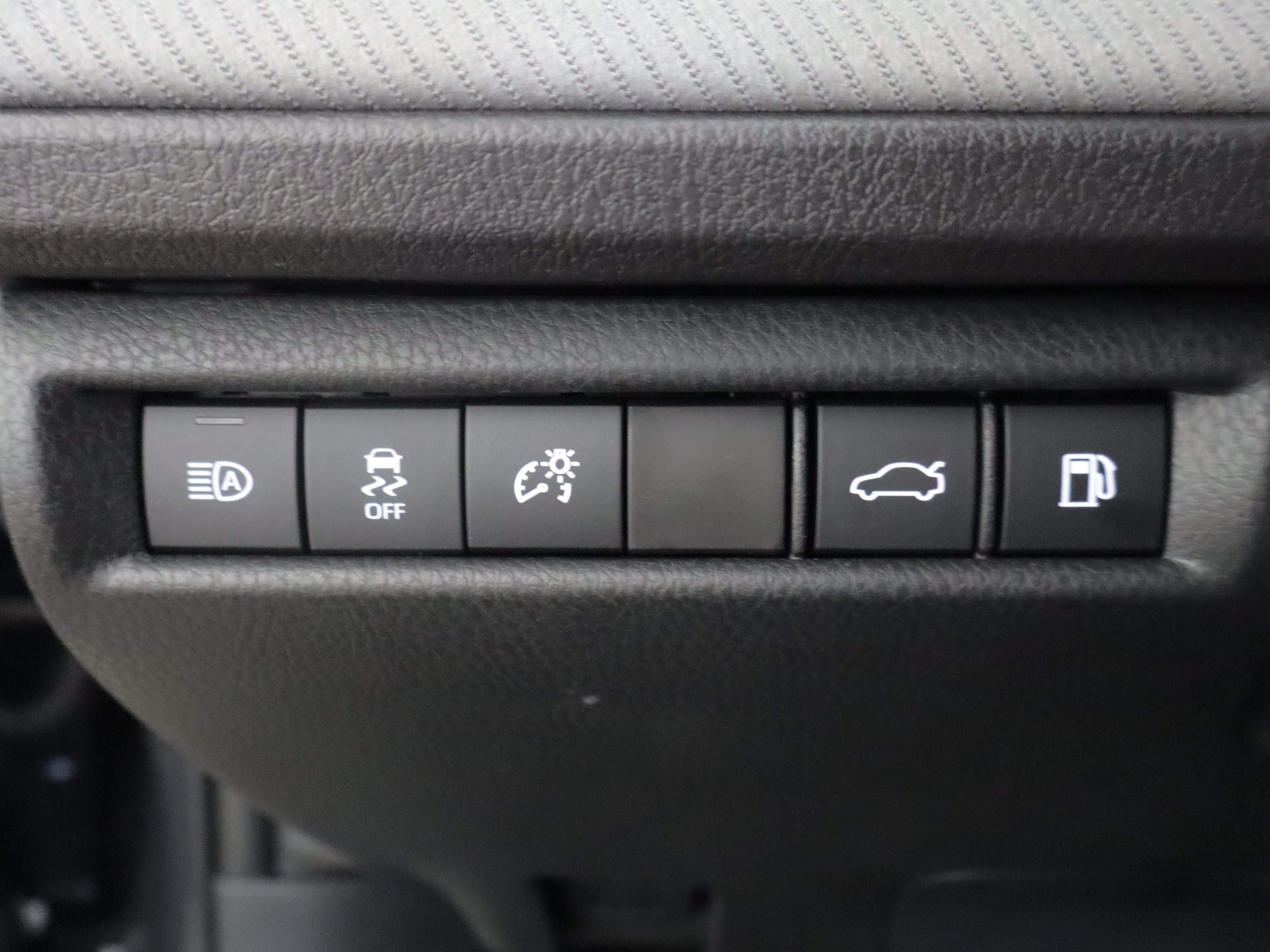 New 2026 Toyota Camry SE FWD image 19