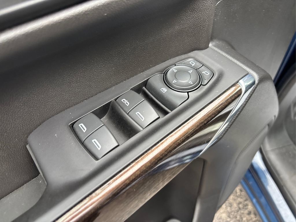 Used 2022 Chevrolet Silverado 1500 LT image 36