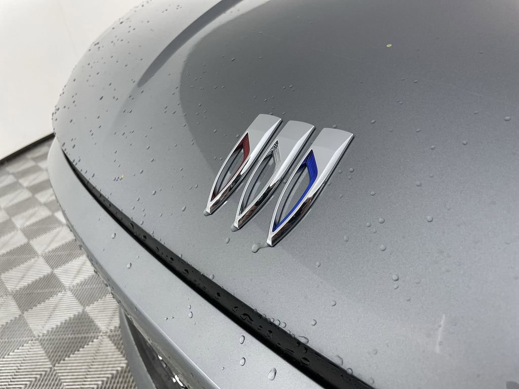 Used 2025 Buick Enclave Sport Touring image 31