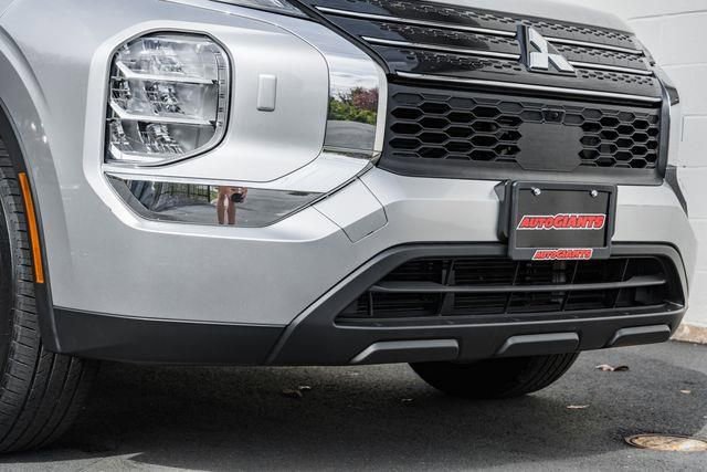 Used 2022 Mitsubishi Outlander ES image 12