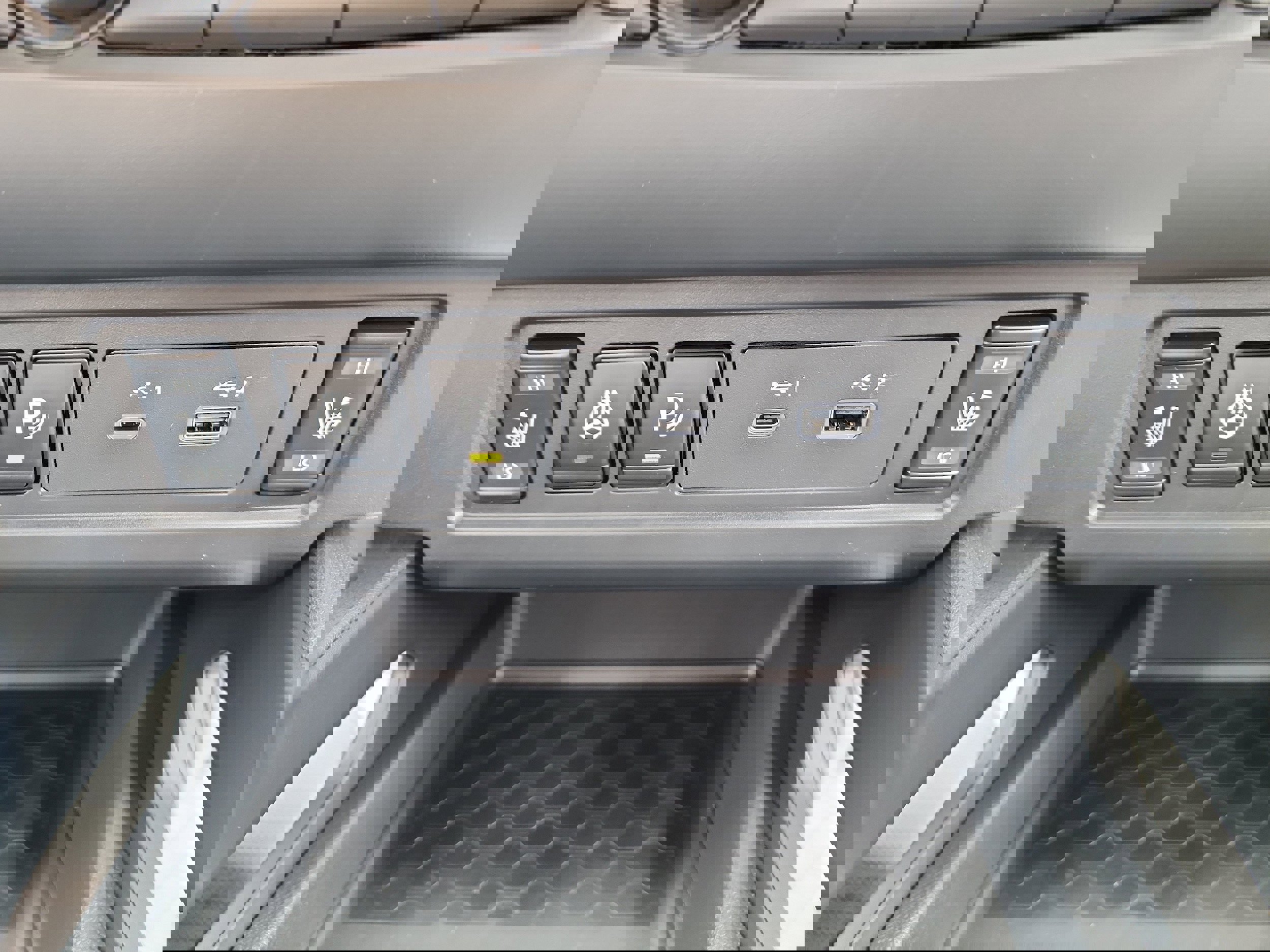 New 2026 Nissan Frontier SV image 14