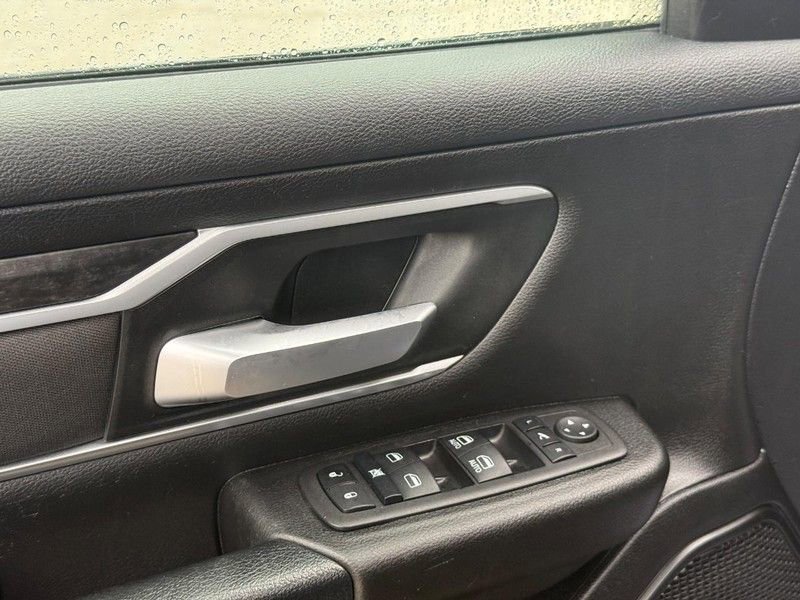 Used 2023 RAM 1500 Big Horn AWD/4WD image 18