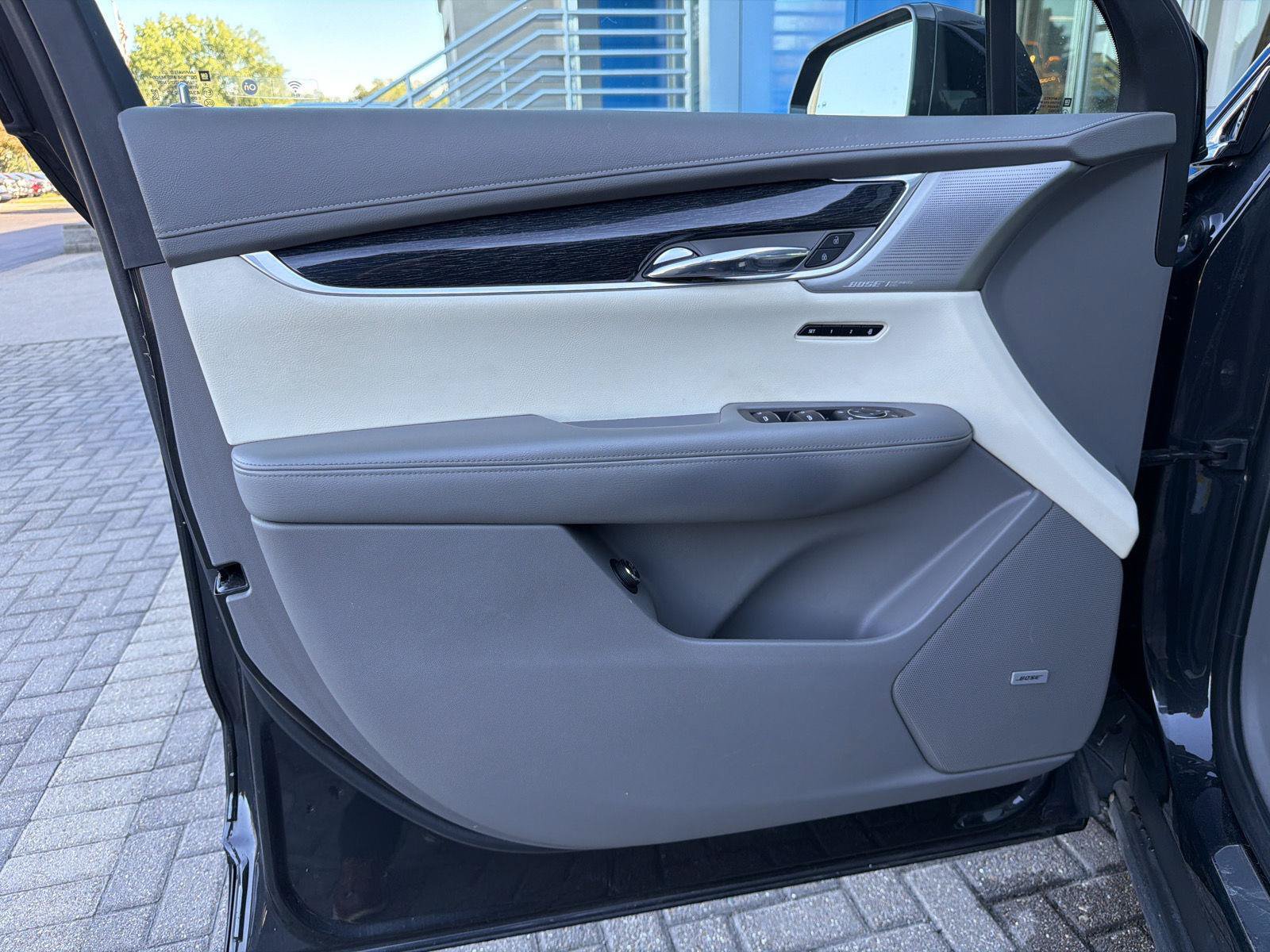 Used 2020 Cadillac XT6 Premium Luxury FWD image 12