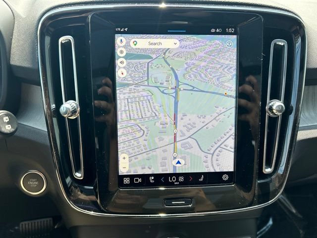 Certified 2025 Volvo XC40 B5 Core AWD/4WD image 24