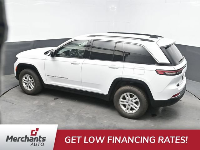 Used 2022 Jeep Grand Cherokee Laredo w/ Luxury Tech Group I AWD/4WD image 33
