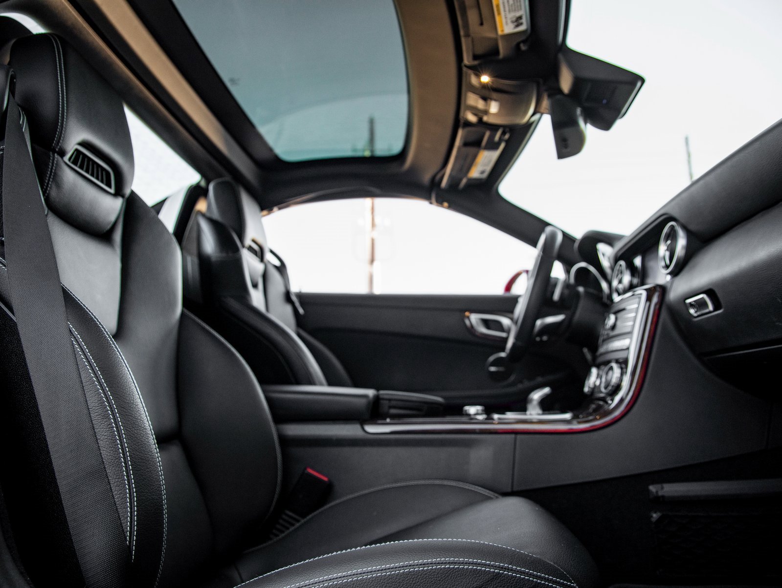 Used 2017 Mercedes-Benz SLC 300 image 32