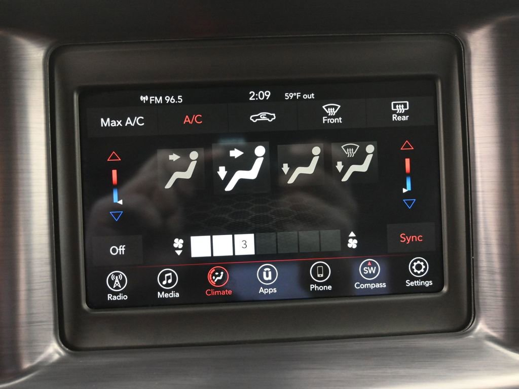 Used 2018 Dodge Charger SXT image 11