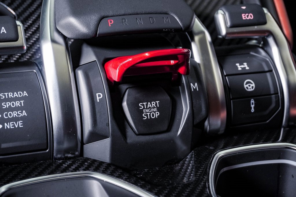 Used 2024 Lamborghini Urus S image 32