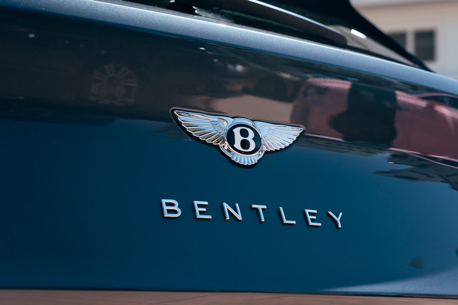 Used 2024 Bentley Bentayga Extended Wheelbase AWD/4WD image 20