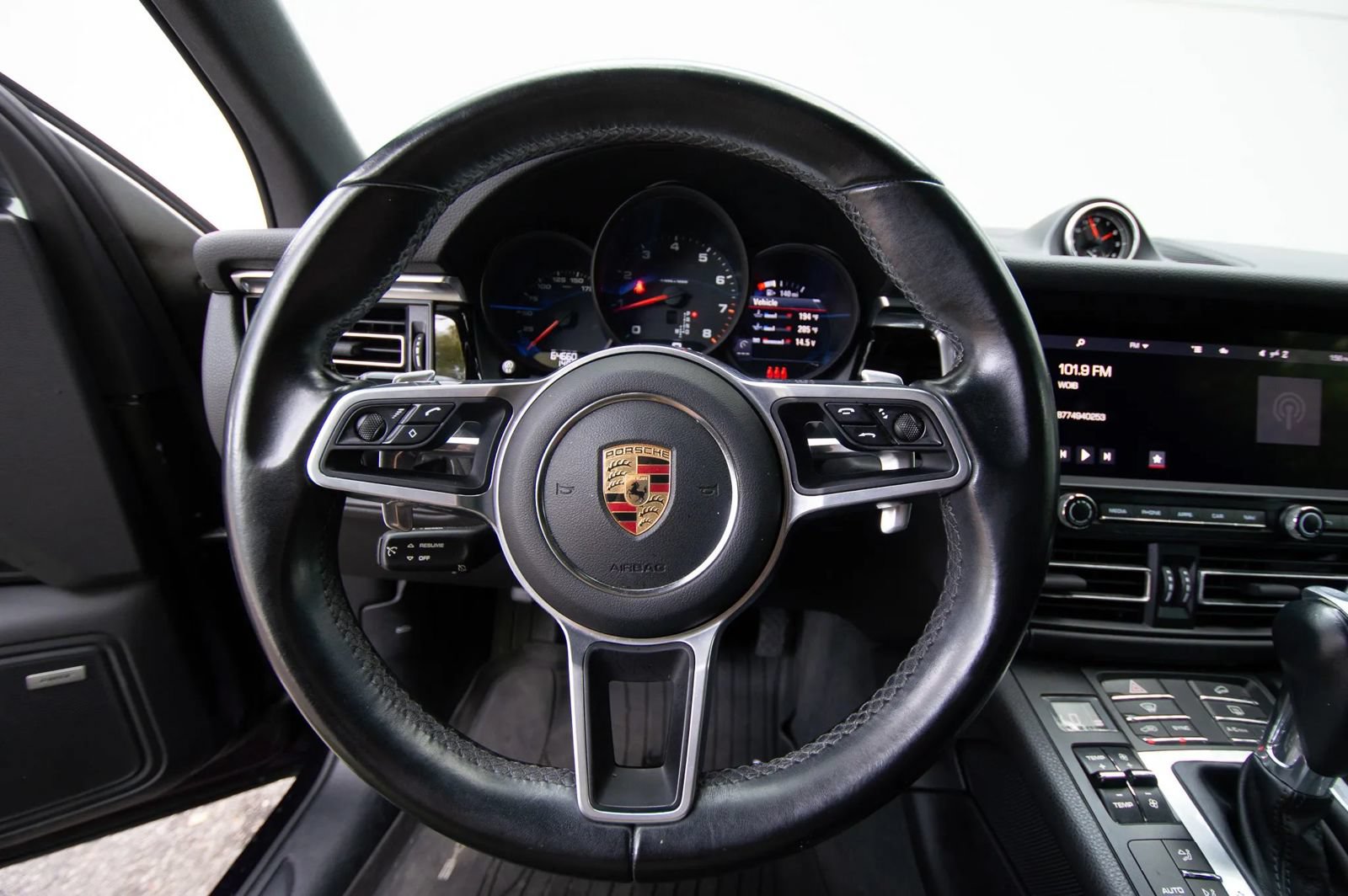 Used 2021 Porsche Macan w/ Premium Package Plus AWD/4WD image 44