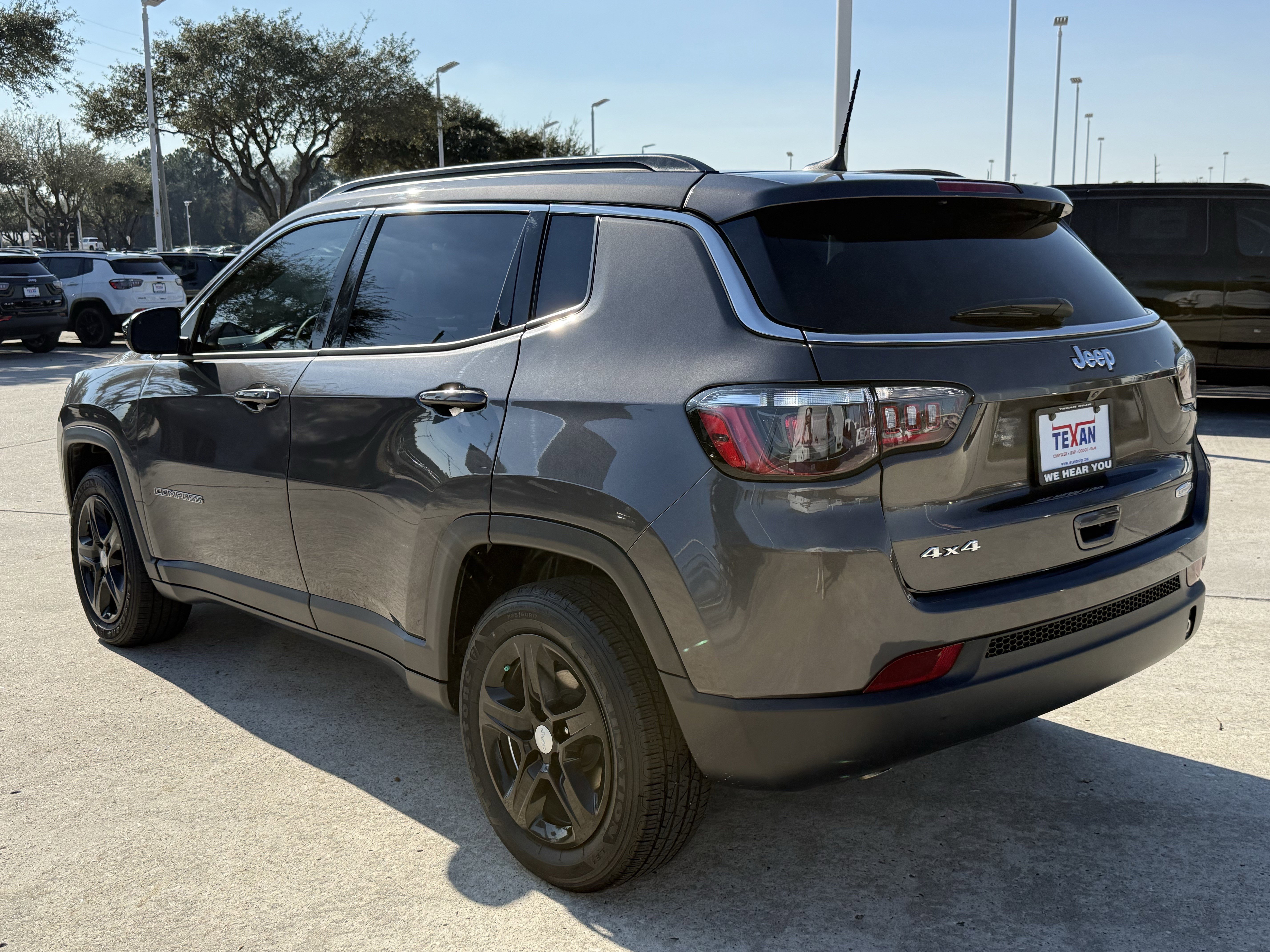 Used 2024 Jeep Compass Latitude image 7