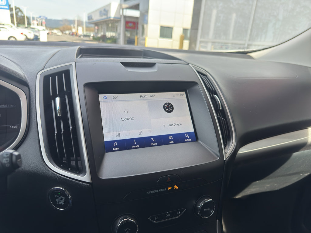 Used 2020 Ford Edge SEL image 24