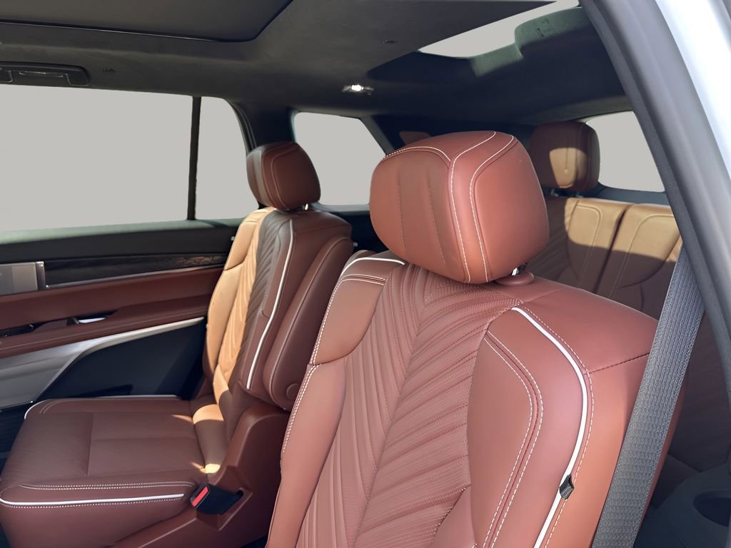 New 2026 Cadillac Vistiq Platinum w/ LPO, Floor Liner Package image 21