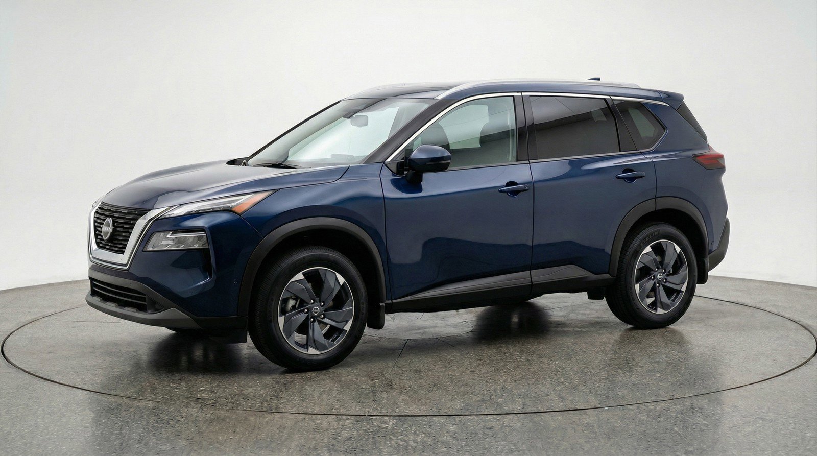 Used 2025 Nissan Rogue SV image 3