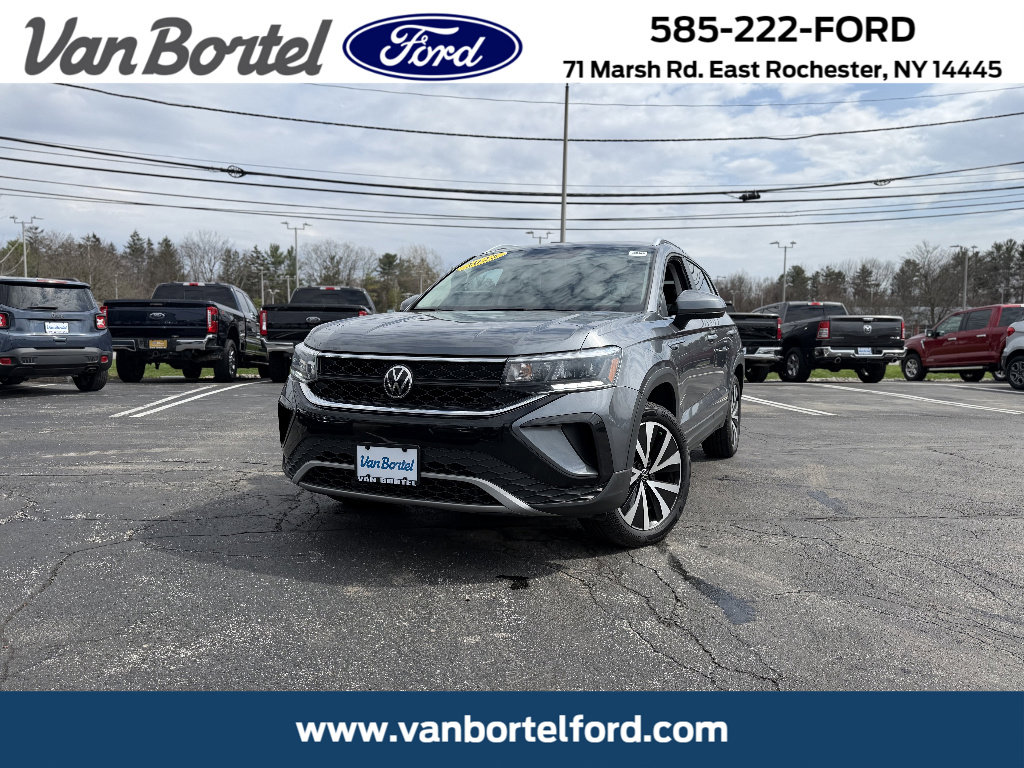 Used 2022 Volkswagen Taos SE image 1