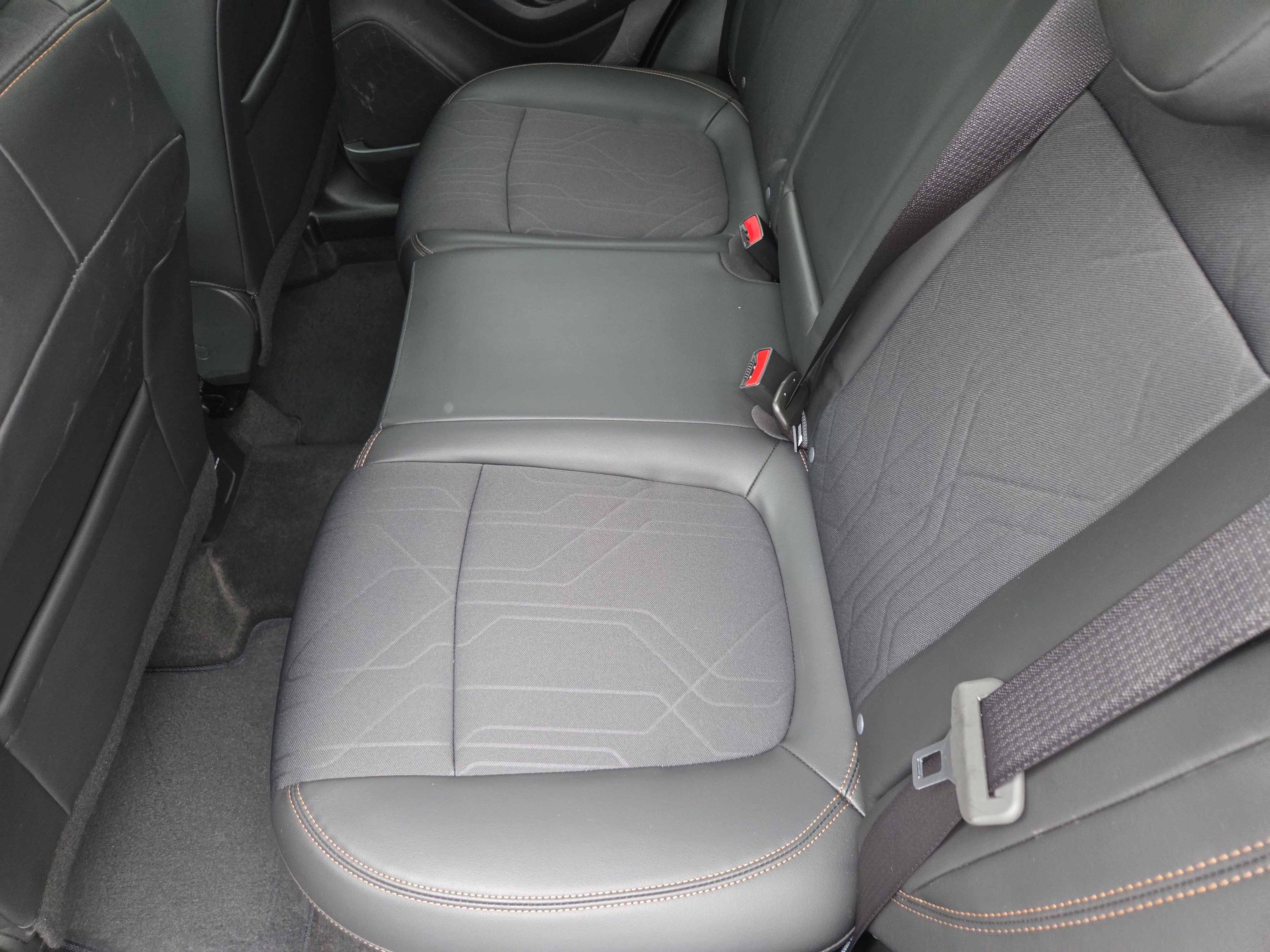 Used 2022 Chevrolet Trax LT w/ Sport Edition FWD image 23