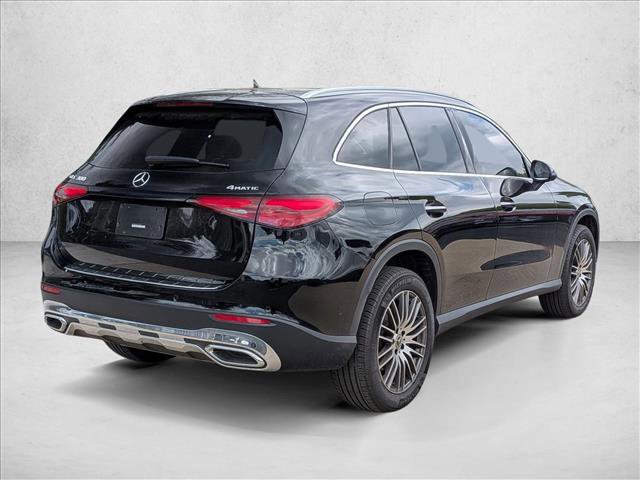 Used 2025 Mercedes-Benz GLC 300 4MATIC image 5