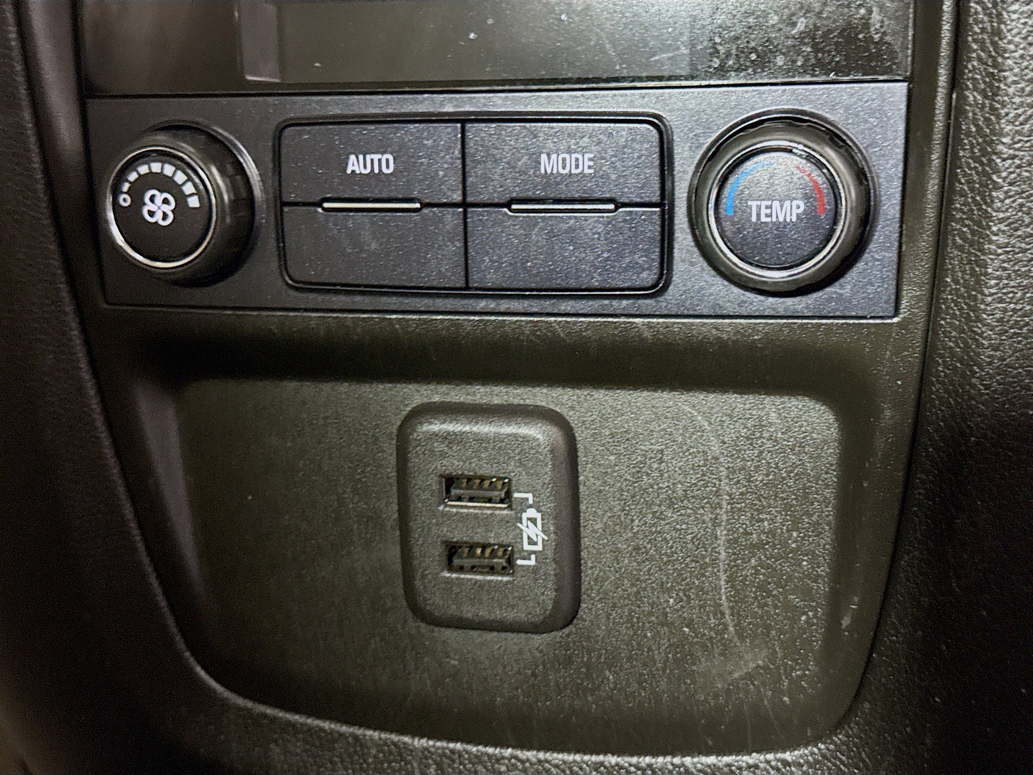 Used 2023 Buick Enclave Essence FWD image 42