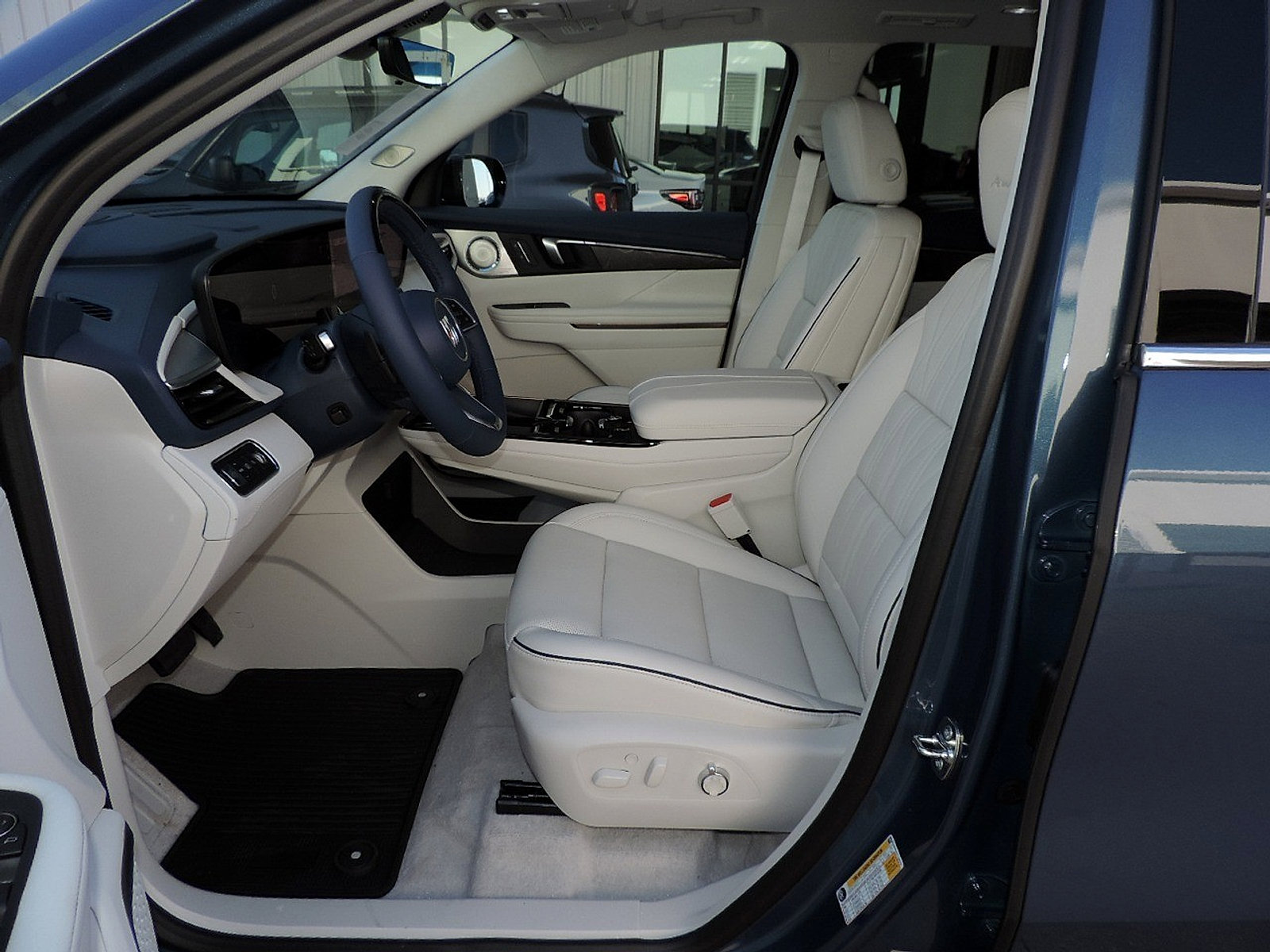 New 2026 Buick Enclave Avenir w/ Super Cruise Package image 17