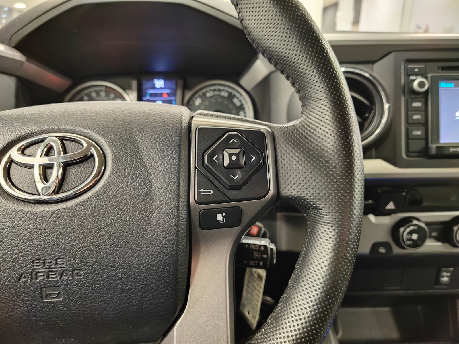 Used 2017 Toyota Tacoma SR5 image 16