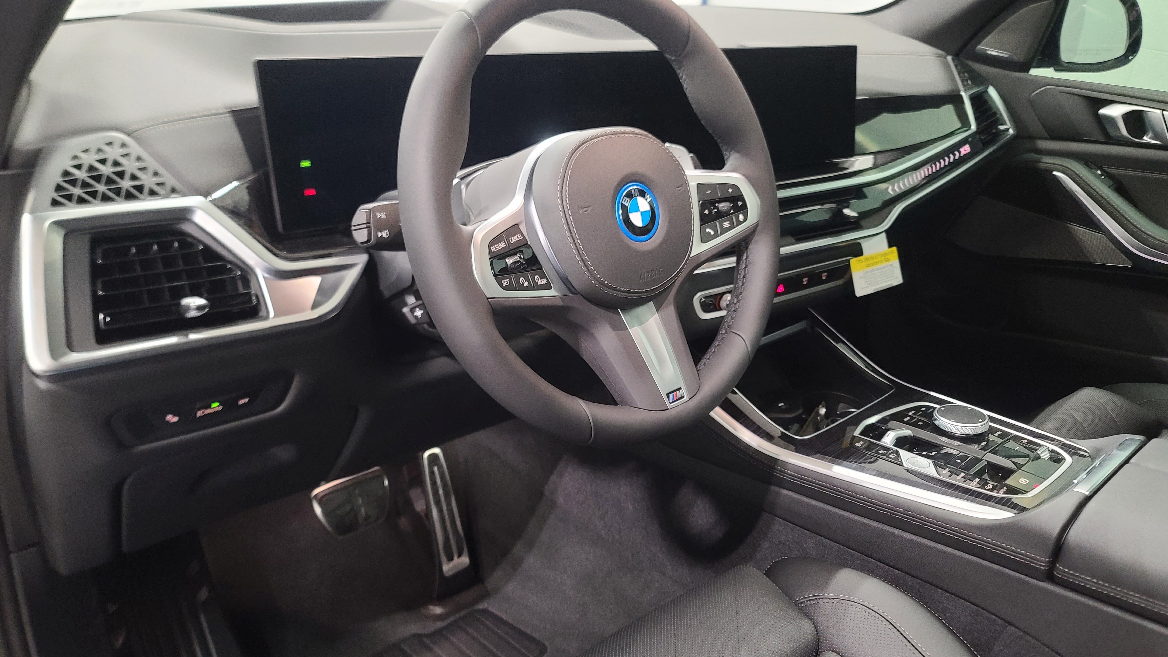 Used 2026 BMW X5 xDrive50e w/ M Sport Package AWD/4WD image 13