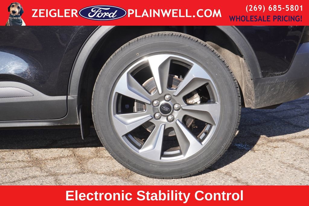 Used 2024 Ford Escape Platinum image 9