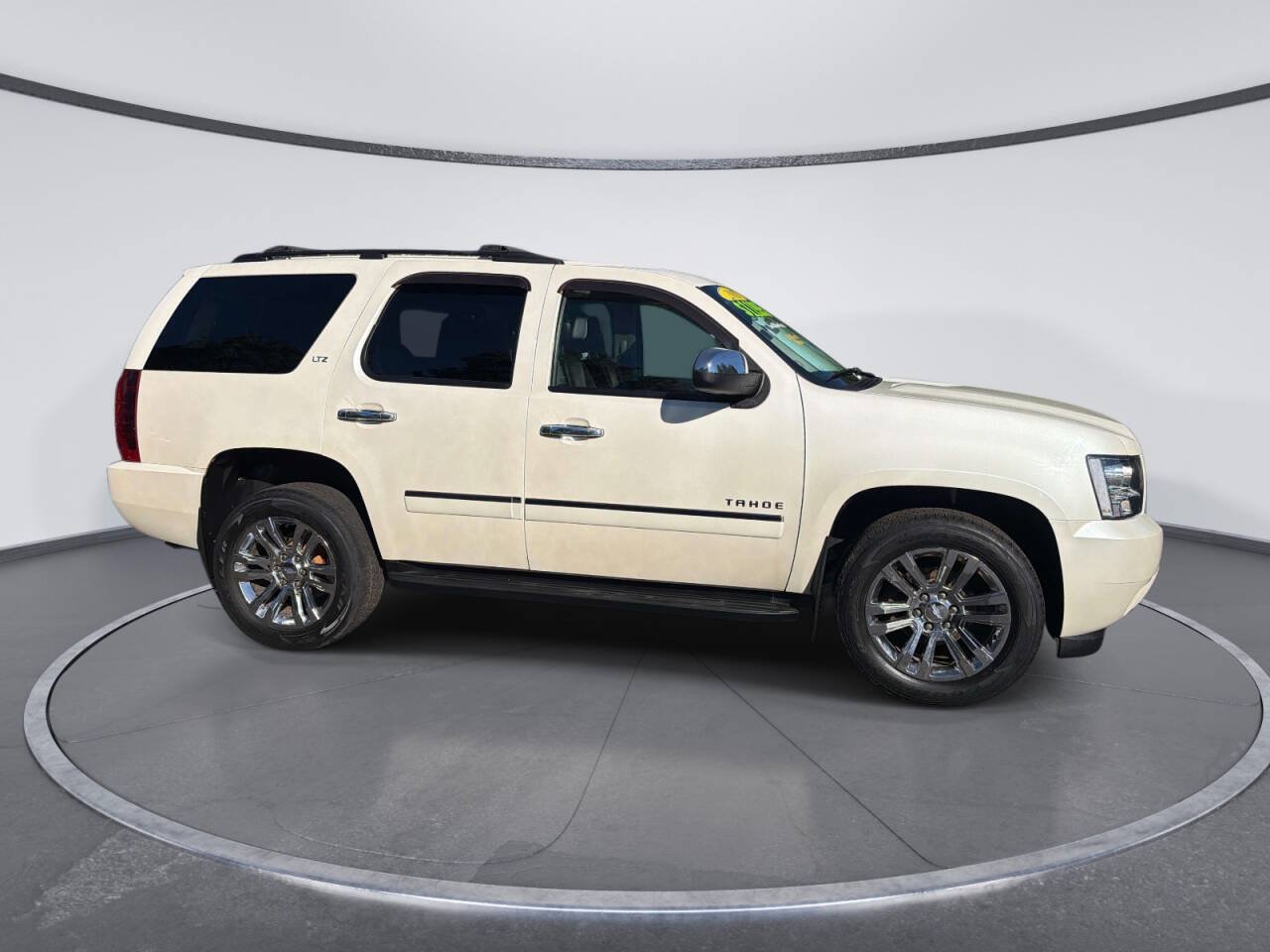 Used 2011 Chevrolet Tahoe LTZ AWD/4WD image 5