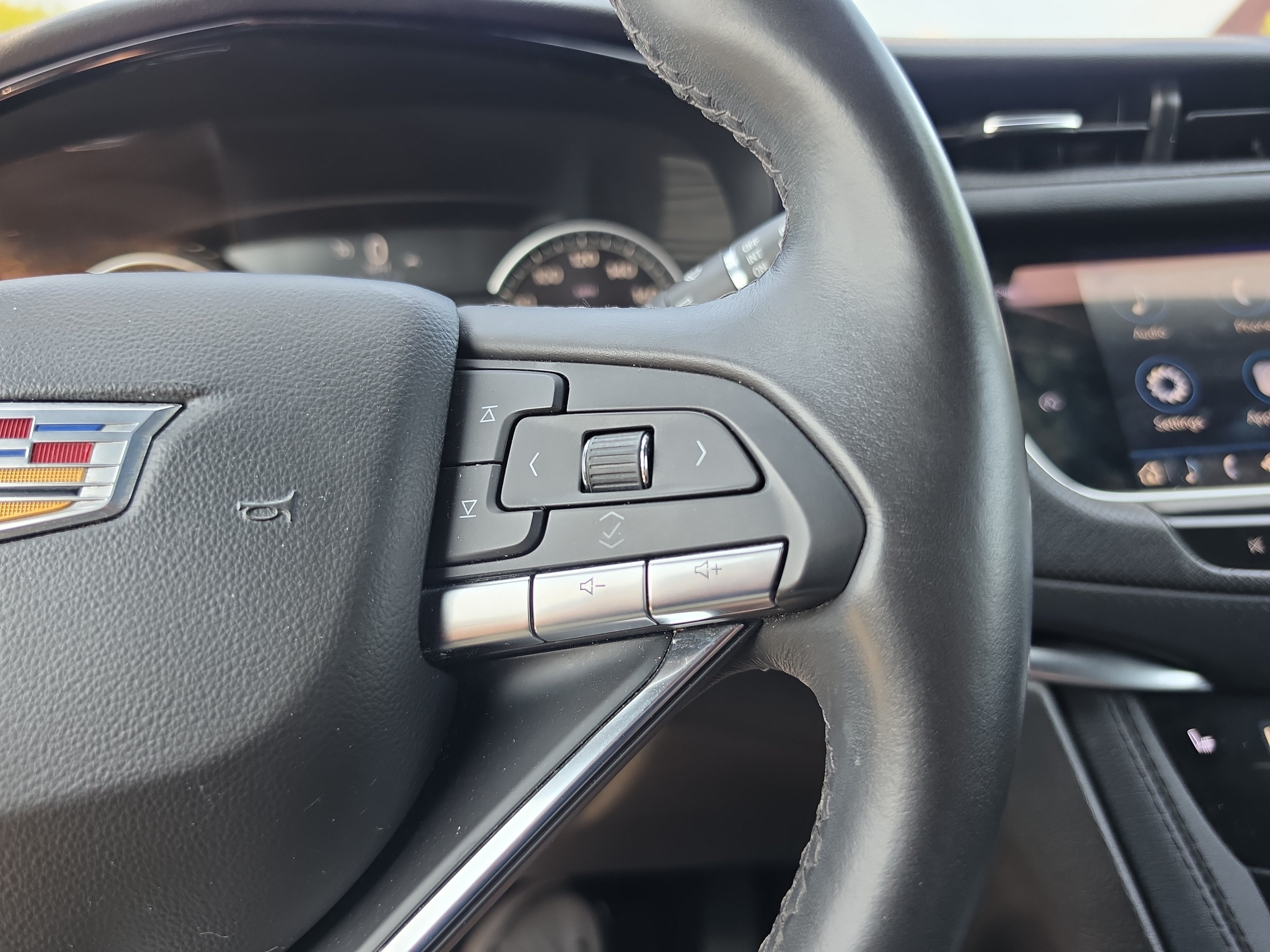 Used 2024 Cadillac XT6 Luxury w/ LPO, Floor Liner Package AWD/4WD image 23