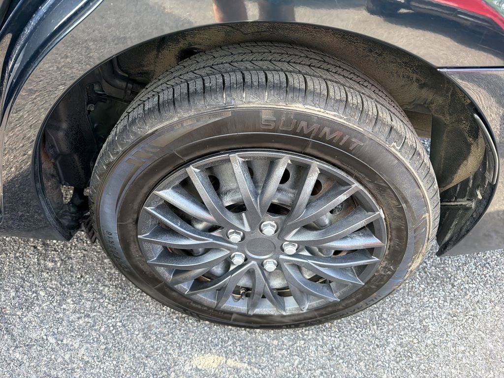 Used 2019 Toyota Corolla LE w/ Carpet Mat Package (TMS) FWD image 12