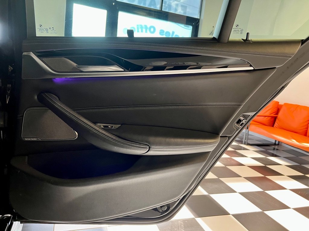 Used 2018 BMW M5 image 48