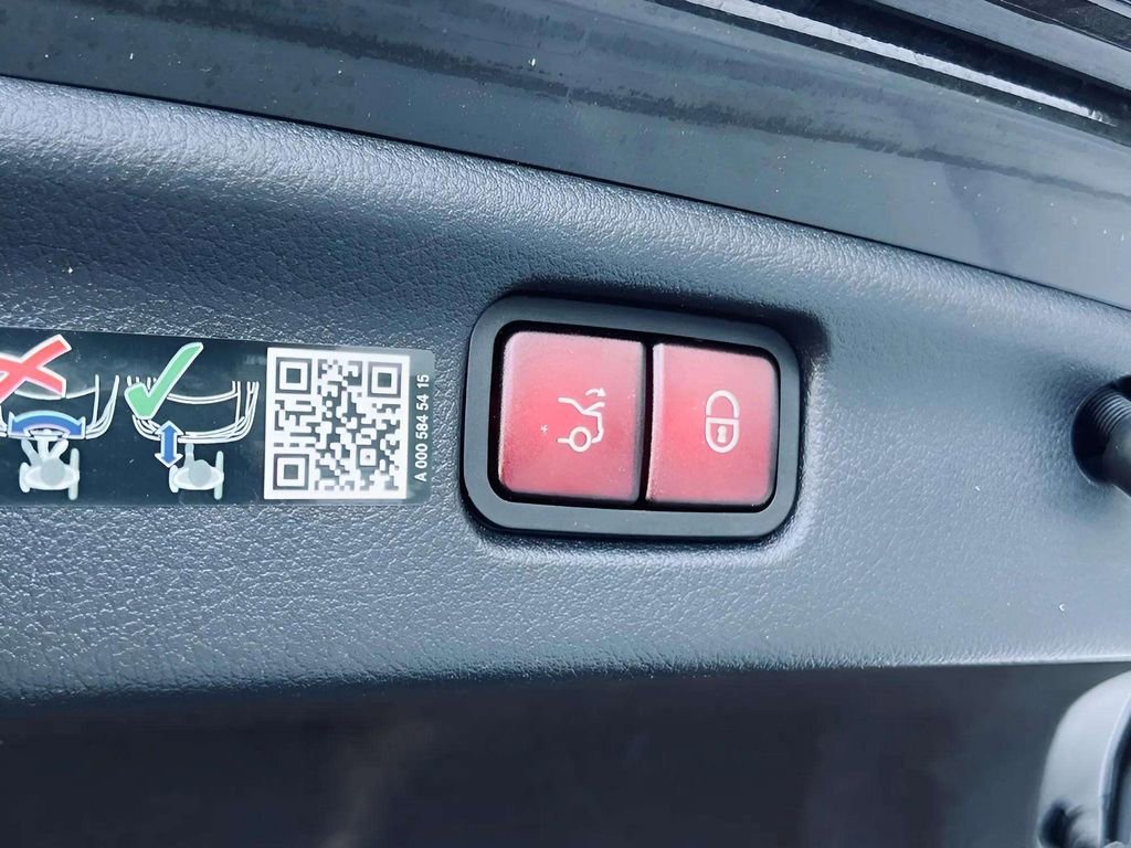 Used 2024 Mercedes-Benz C 300 4MATIC Sedan image 27