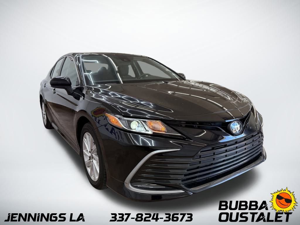 Used 2024 Toyota Camry LE image 8