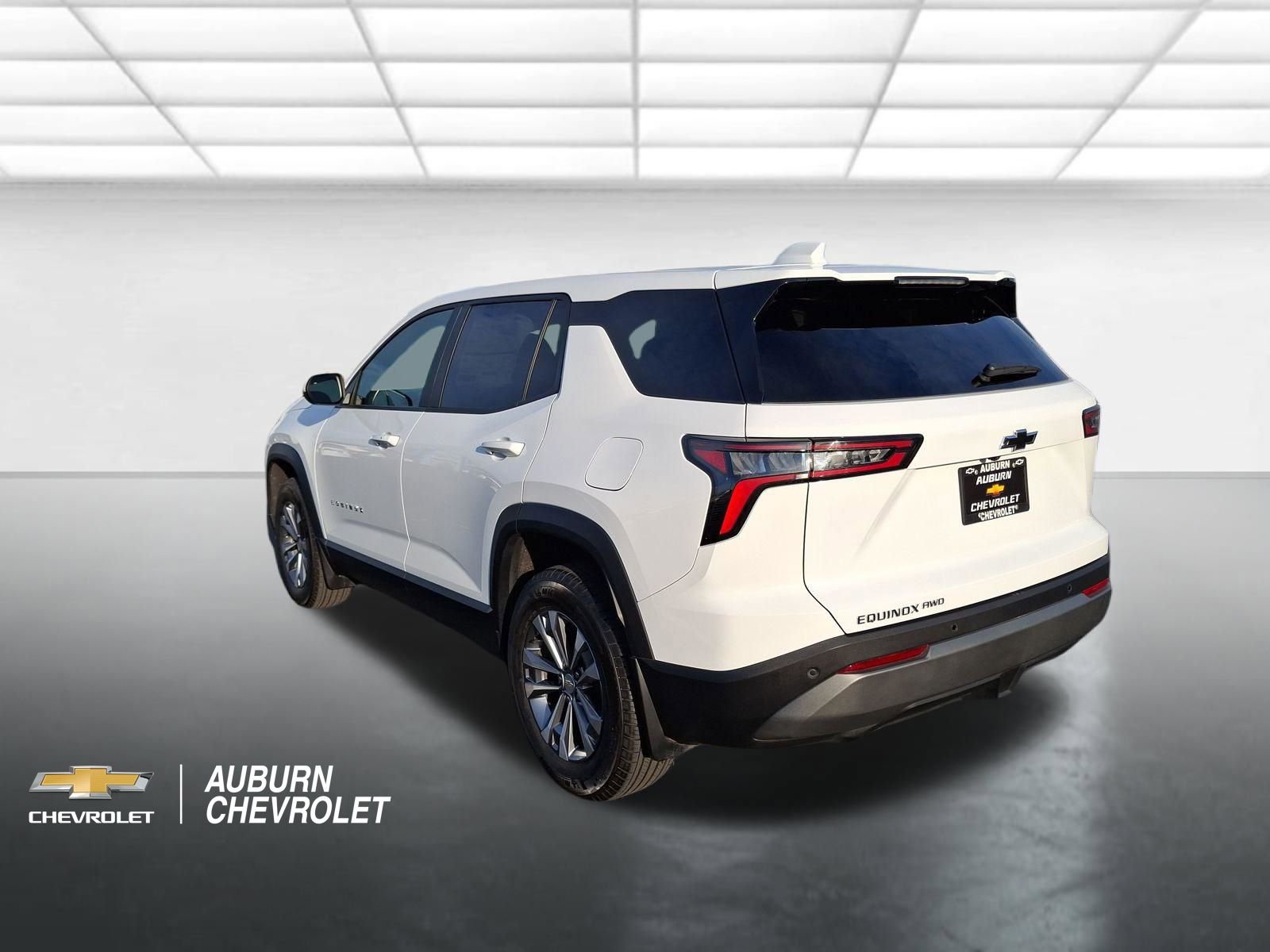 Used 2026 Chevrolet Equinox LT w/ Convenience Package II image 5