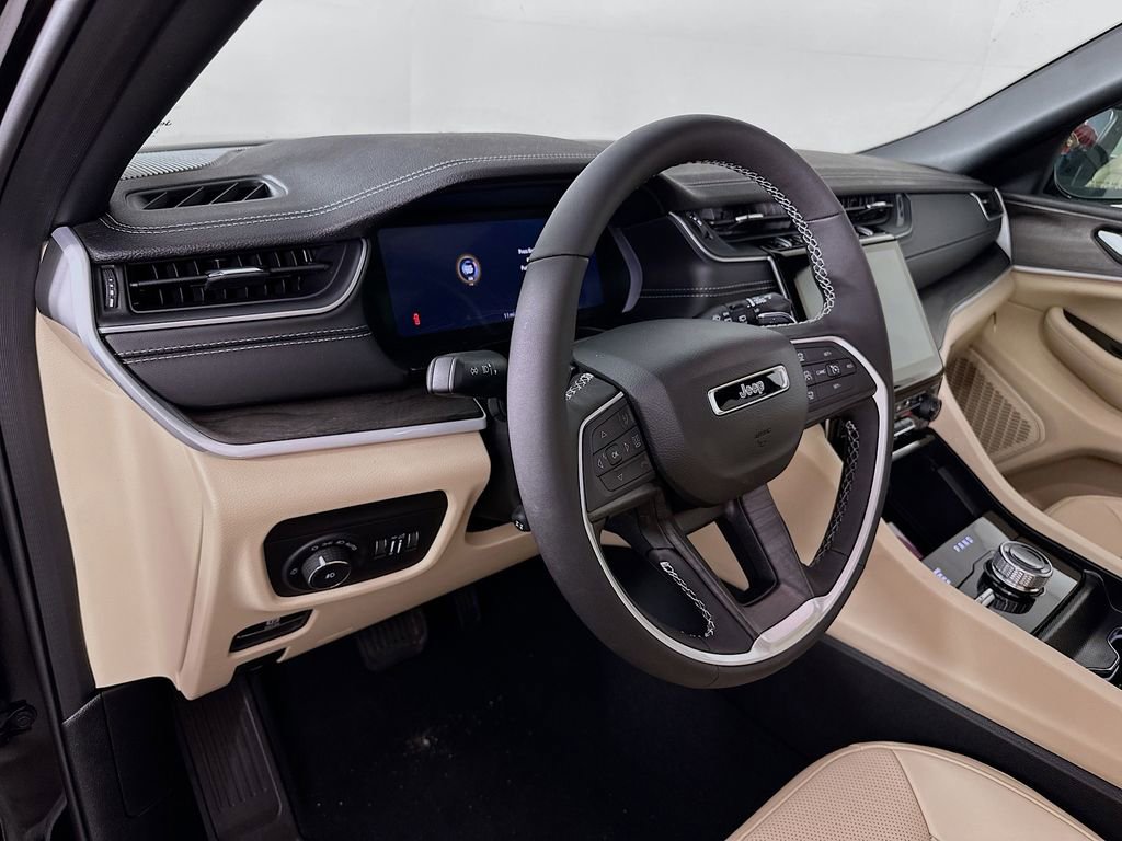 New 2025 Jeep Grand Cherokee L Limited w/ Luxury Tech Group II image 14