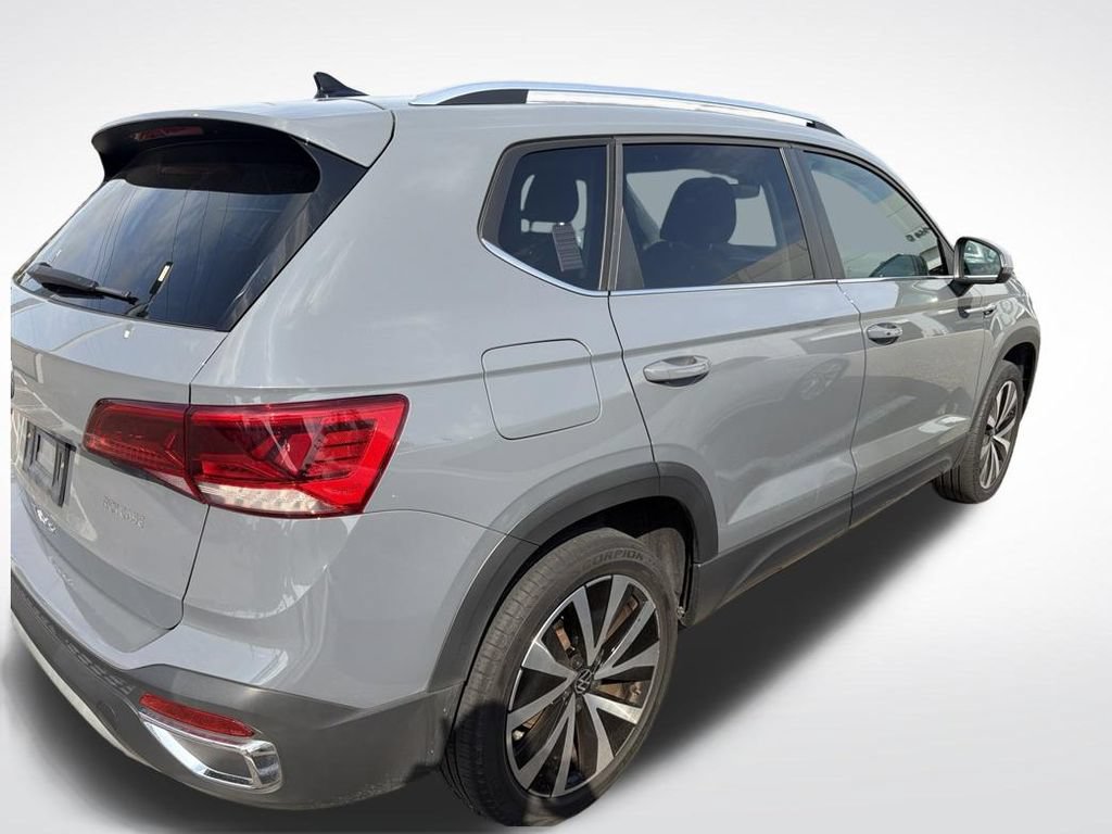 Used 2023 Volkswagen Taos SE FWD image 4