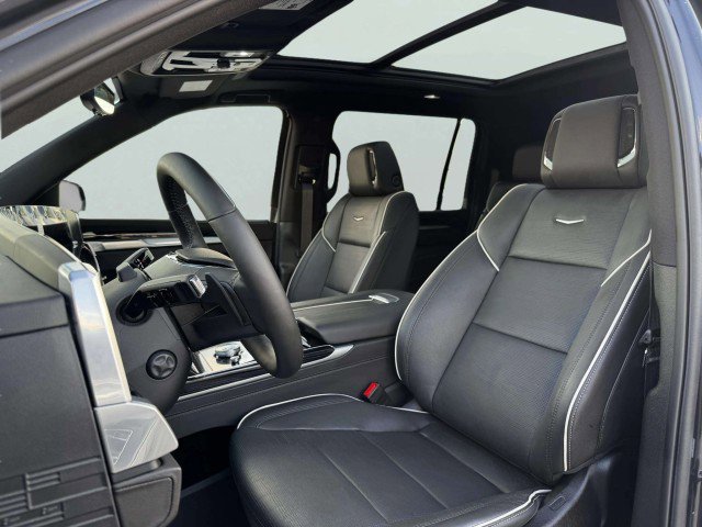 Used 2025 Cadillac Escalade ESV Sport w/ Touring Package image 18