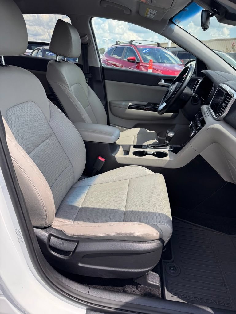 Used 2020 Kia Sportage EX FWD image 12