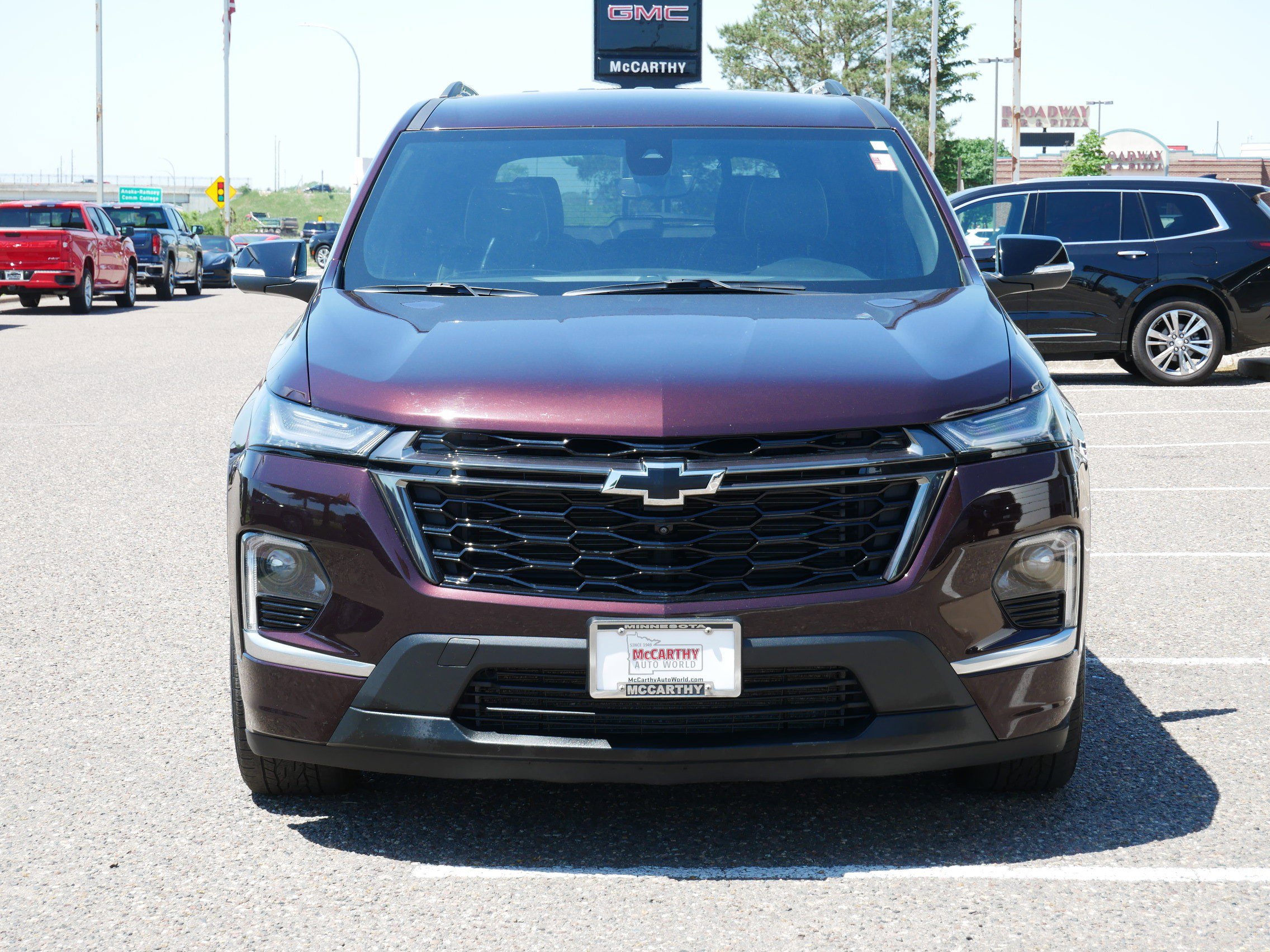 Used 2022 Chevrolet Traverse Premier w/ LPO, Blackout Package AWD/4WD image 4