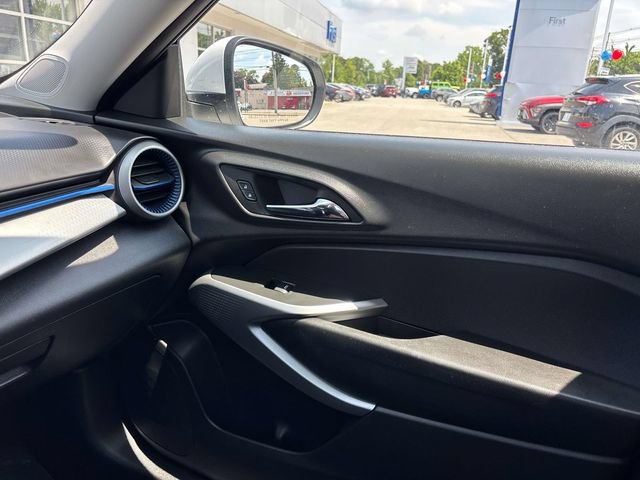 Used 2024 Chevrolet Trax LS w/ LS Convenience Package FWD image 28