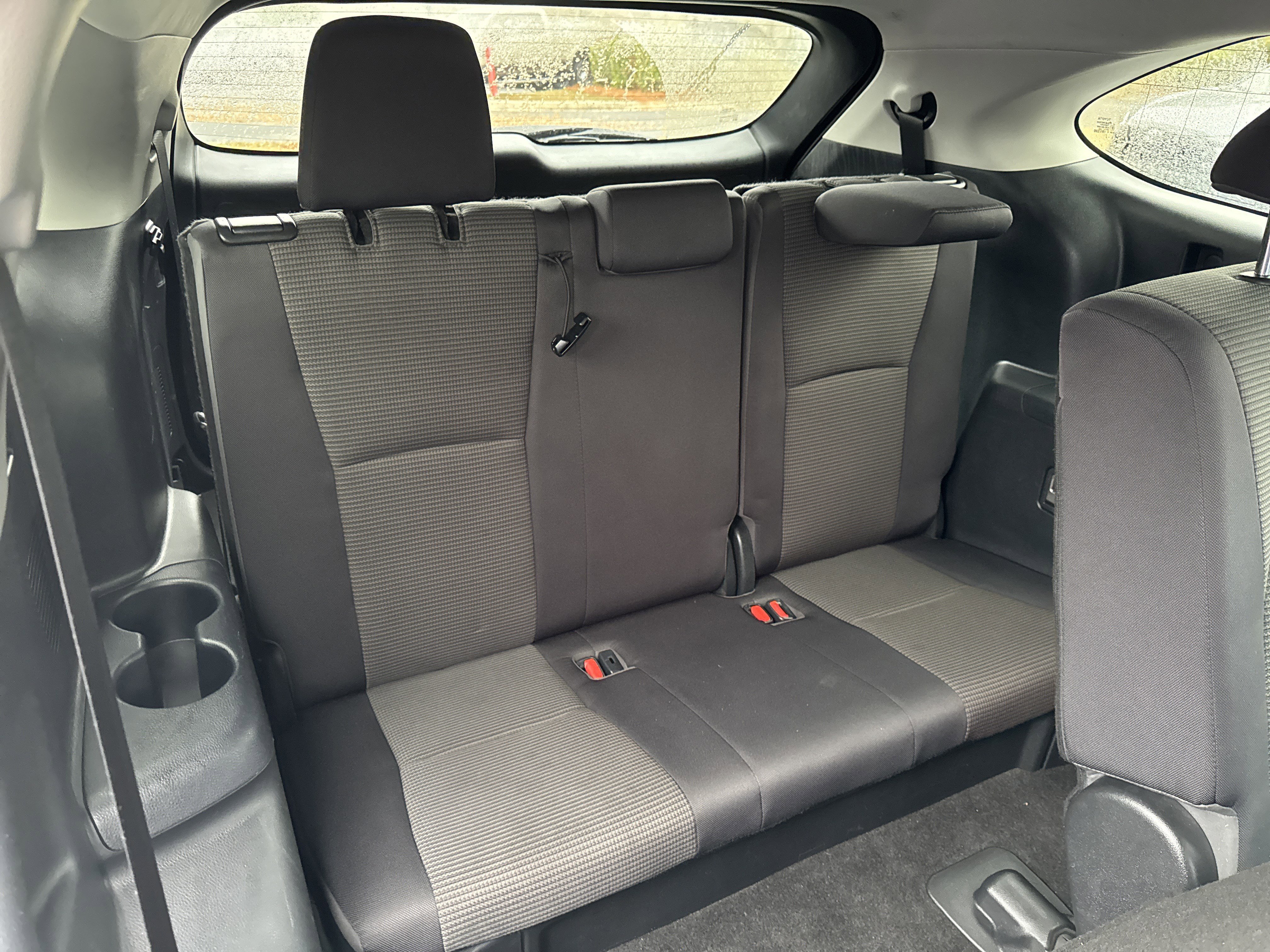 Used 2023 Toyota Highlander LE image 32