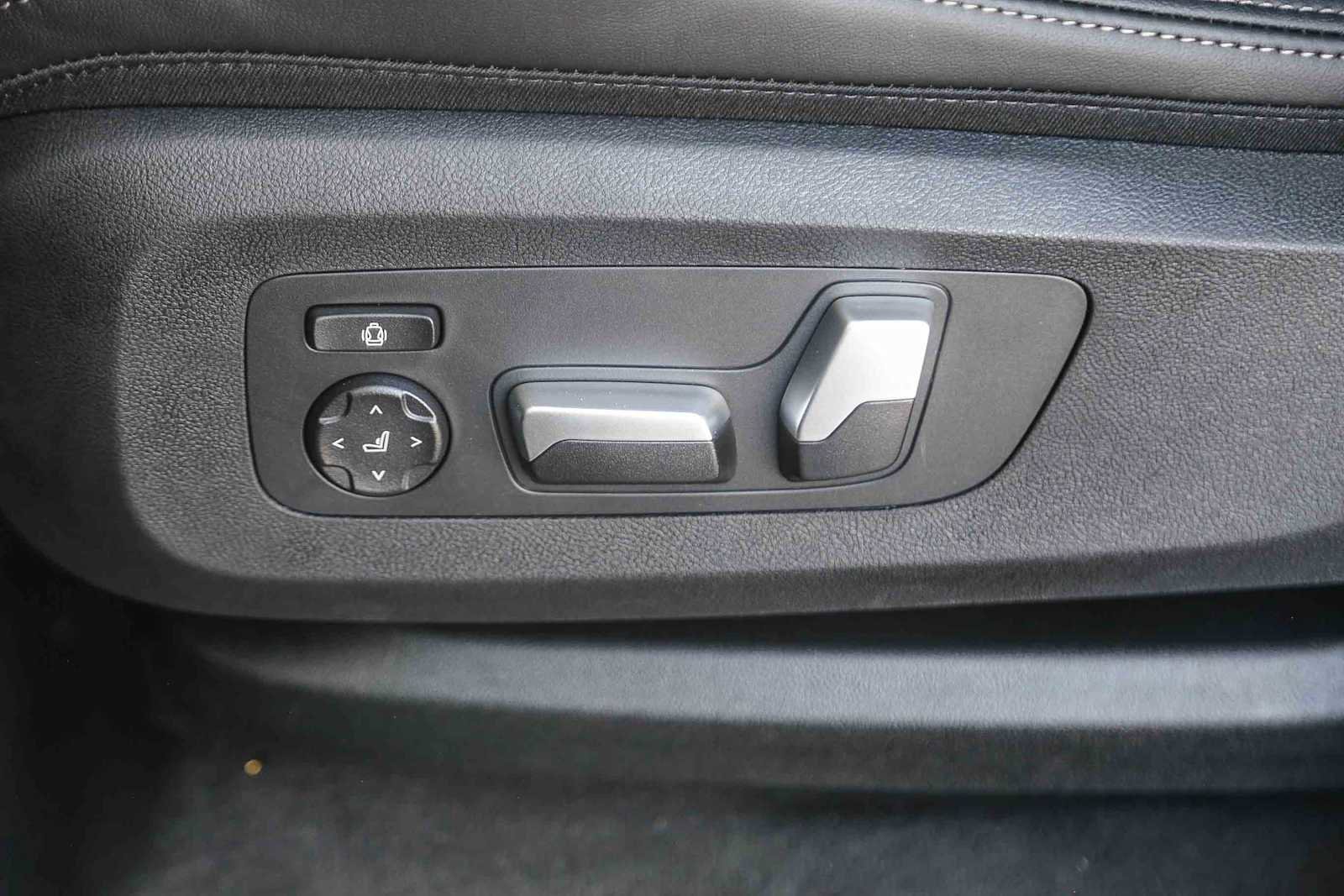 Used 2026 BMW X5 sDrive40i w/ M Sport Package image 18