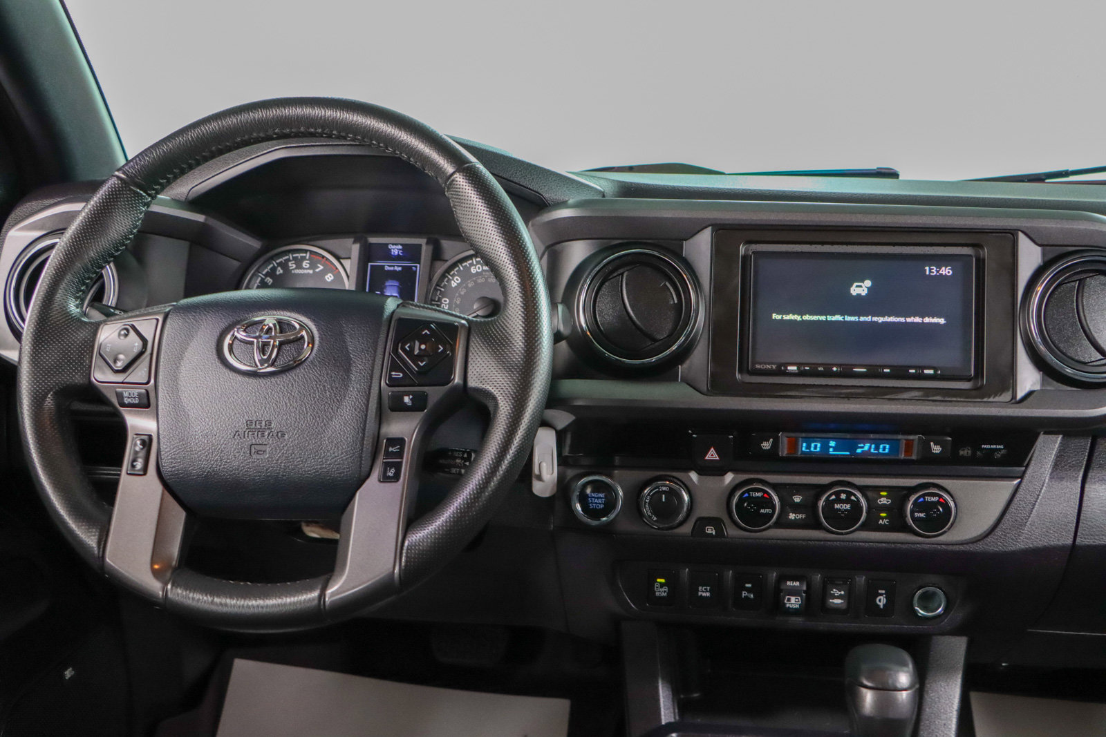 Used 2018 Toyota Tacoma TRD Off-Road image 19