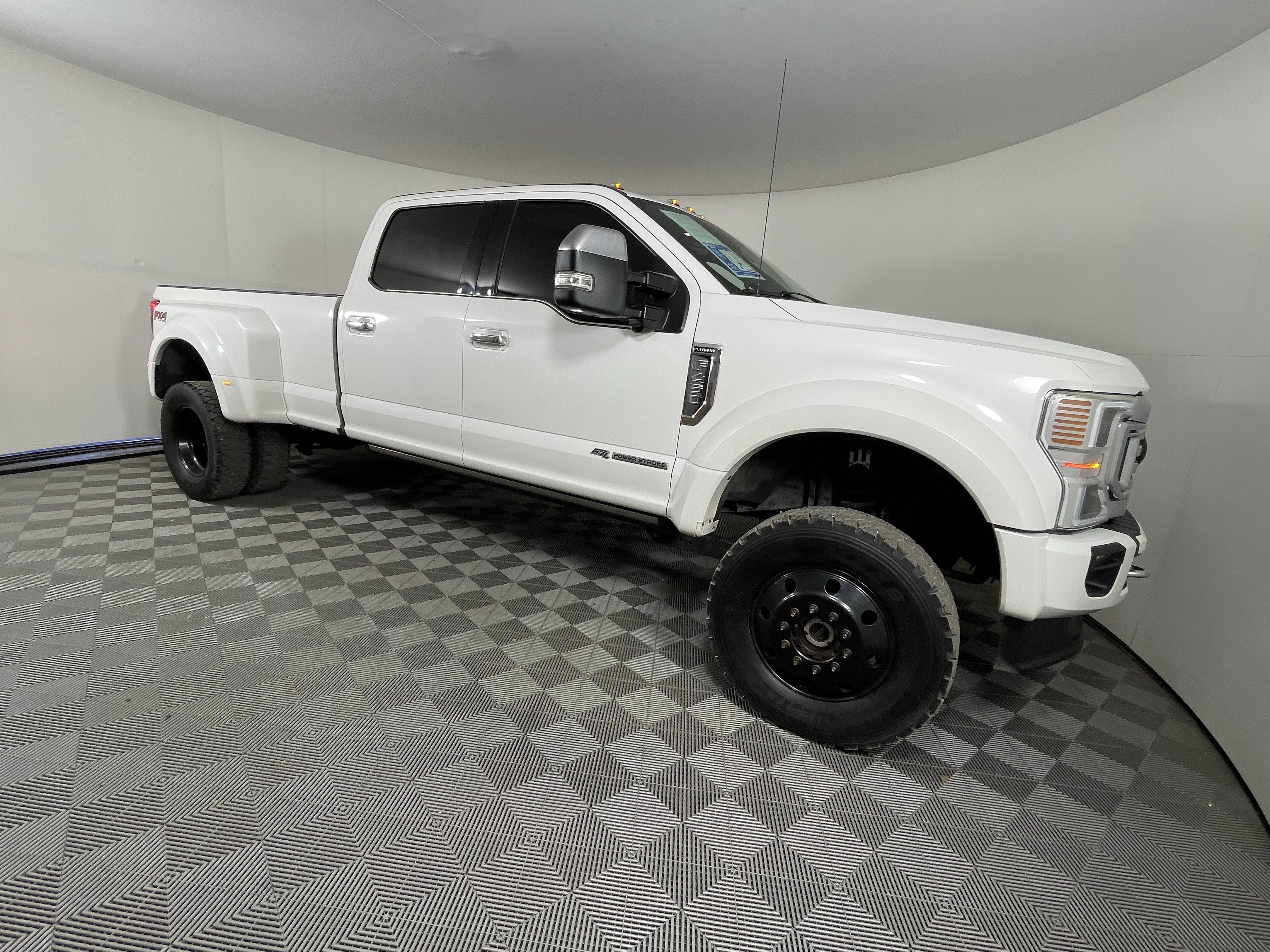 Used 2020 Ford F450 Platinum w/ FX4 Off-Road Package AWD/4WD image 6