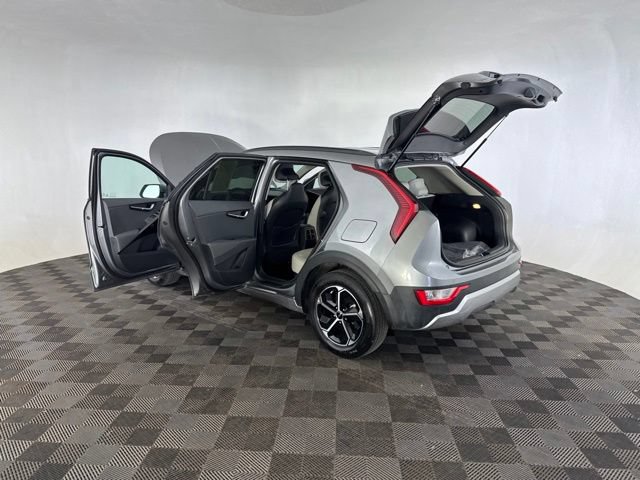 Certified 2025 Kia Niro EX FWD image 18