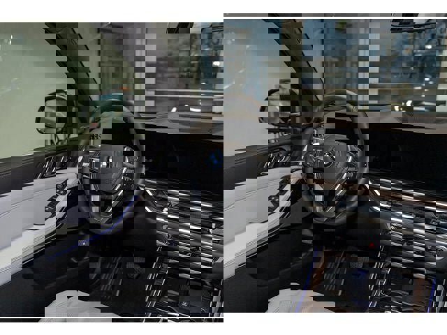 New 2026 BMW X5 xDrive50e w/ Climate Comfort Package image 81